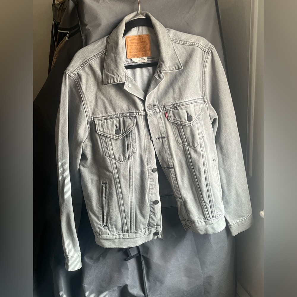 Levi’s Denim Trucker Jacket (Grey)